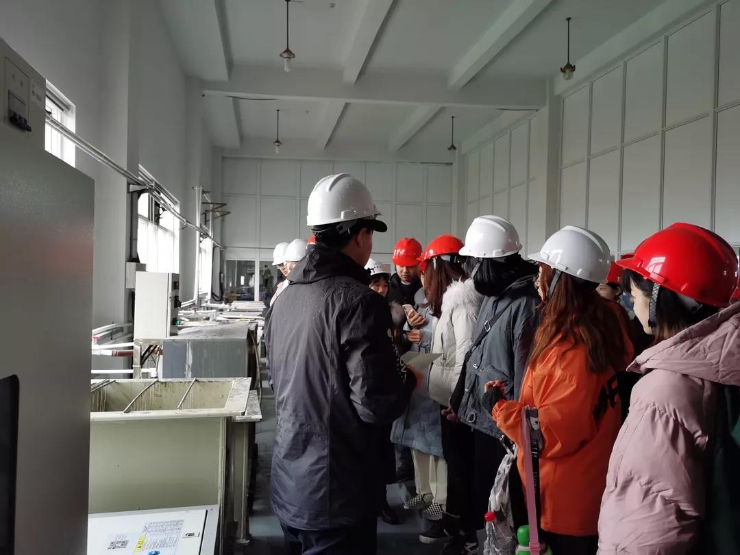 熱烈歡迎金陵學(xué)院學(xué)生來(lái)五源參觀學(xué)習(xí).jpg 熱烈歡迎金陵學(xué)院學(xué)生來(lái)五源參觀學(xué)習(xí).jpg